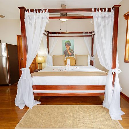 Hidden Jewel Boutique Hotel ซานเปโดร ภายนอก รูปภาพ