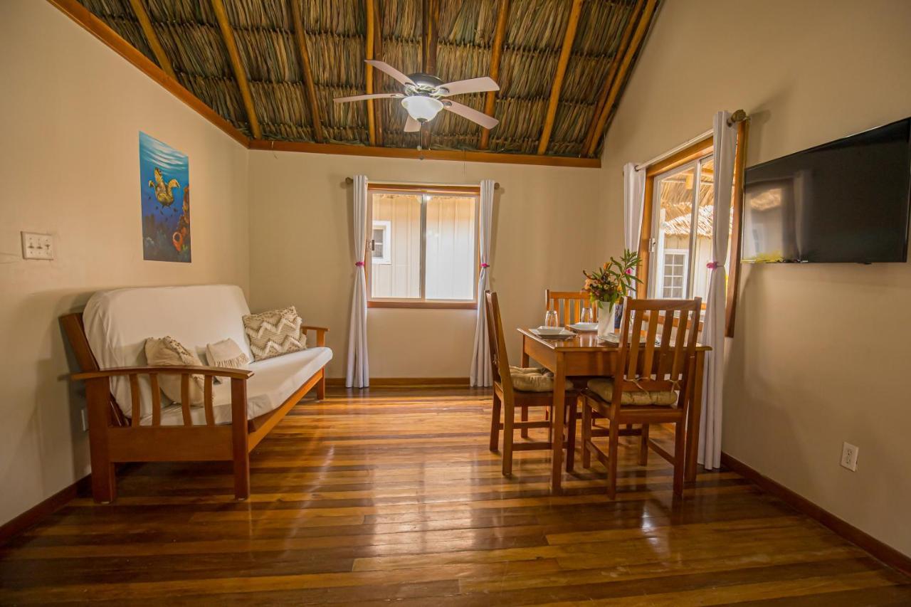 Hidden Jewel Boutique Hotel ซานเปโดร ภายนอก รูปภาพ