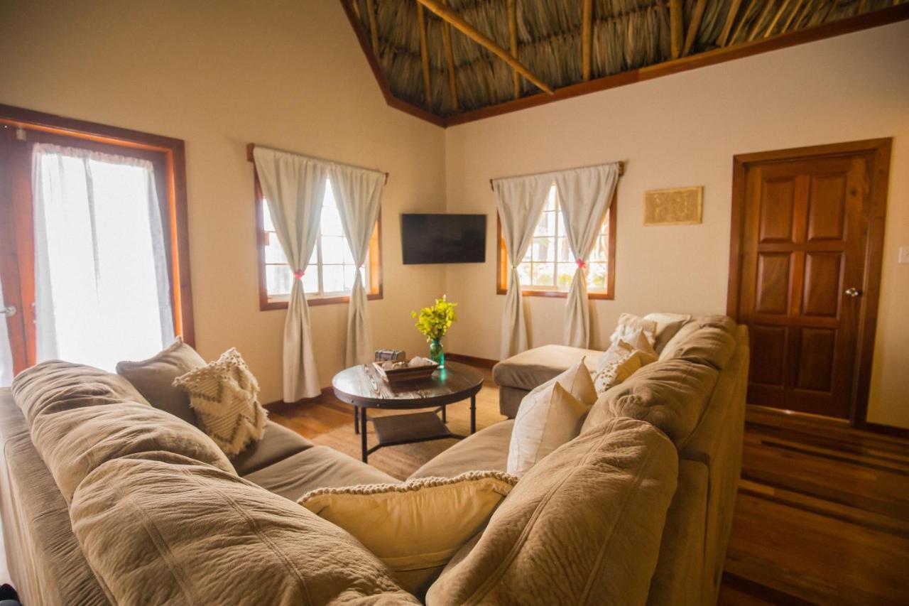 Hidden Jewel Boutique Hotel ซานเปโดร ภายนอก รูปภาพ