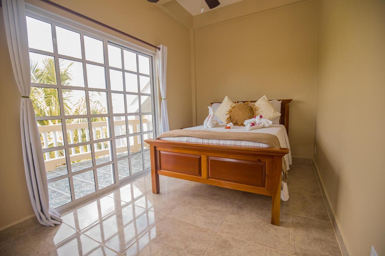 Hidden Jewel Boutique Hotel ซานเปโดร ภายนอก รูปภาพ